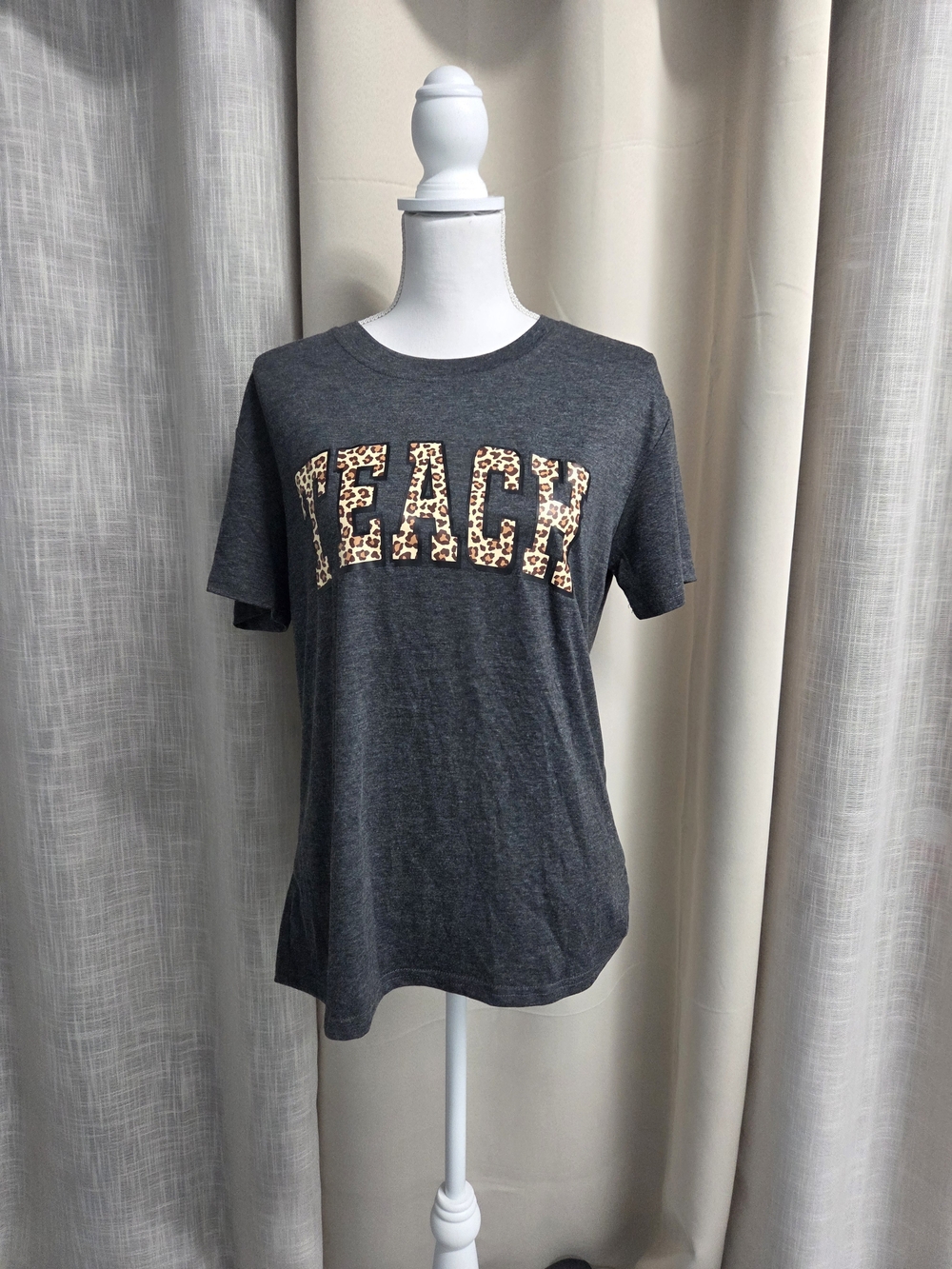 Gray 'TEACH' Leopard Print Graphic Tee Size M
